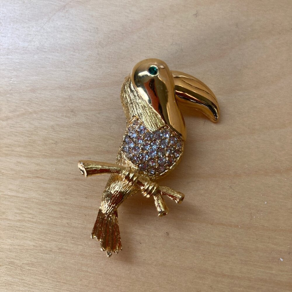 Vintage Gold Tone Brooch Rhinestones Toucan Tropical Bird Branch Green Eye